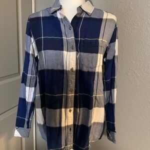 Blue and white plaid button up shirt #plaidshirt #Sonoma